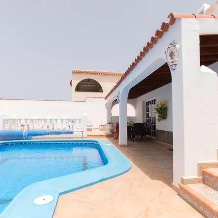 Beautiful 3 Bedroom * Callao Salvaje
